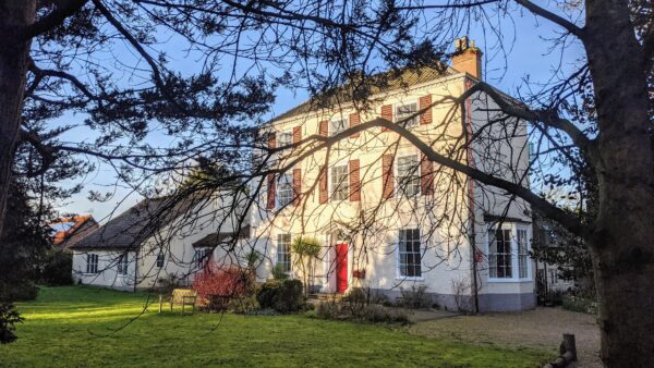 CROSSROADS RETREAT HOUSE